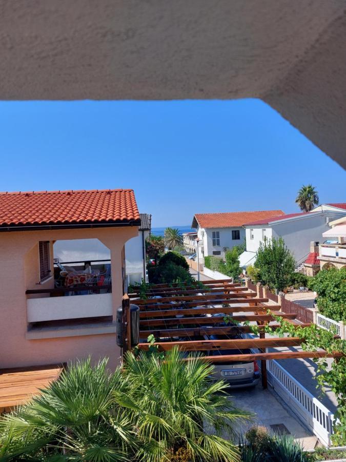 Apartment Delphin Vir Exterior photo